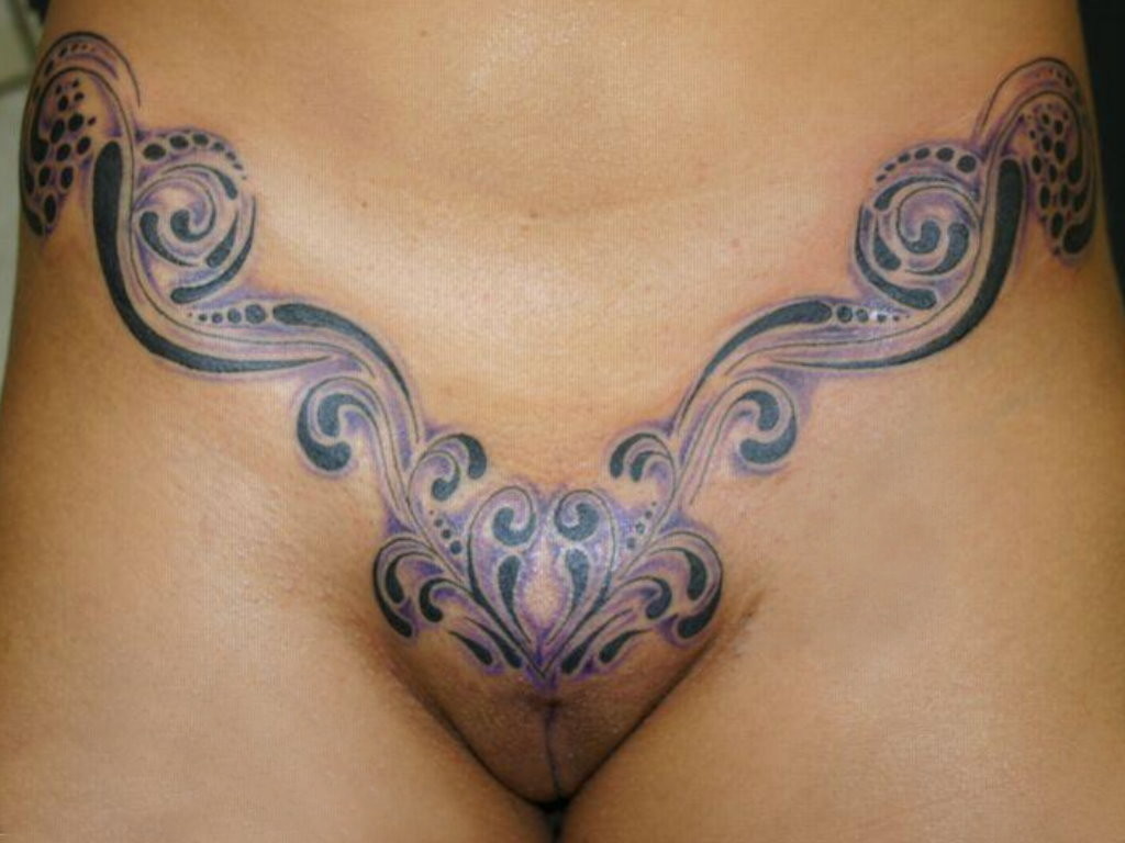 Tatuajes y piercings extremos
 #73229299