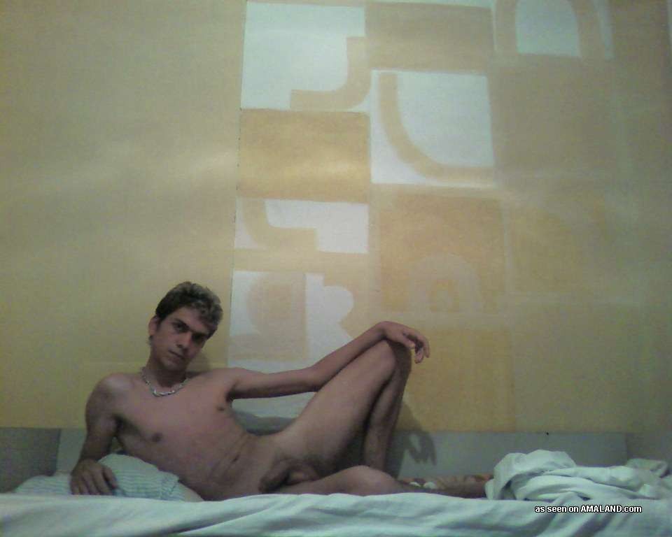 Amateur boyfriends strip naked #76947048