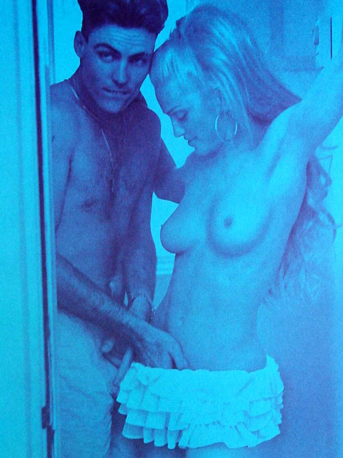 Madonna zeigt ihre schönen großen Titten und haarige Muschi
 #75416543