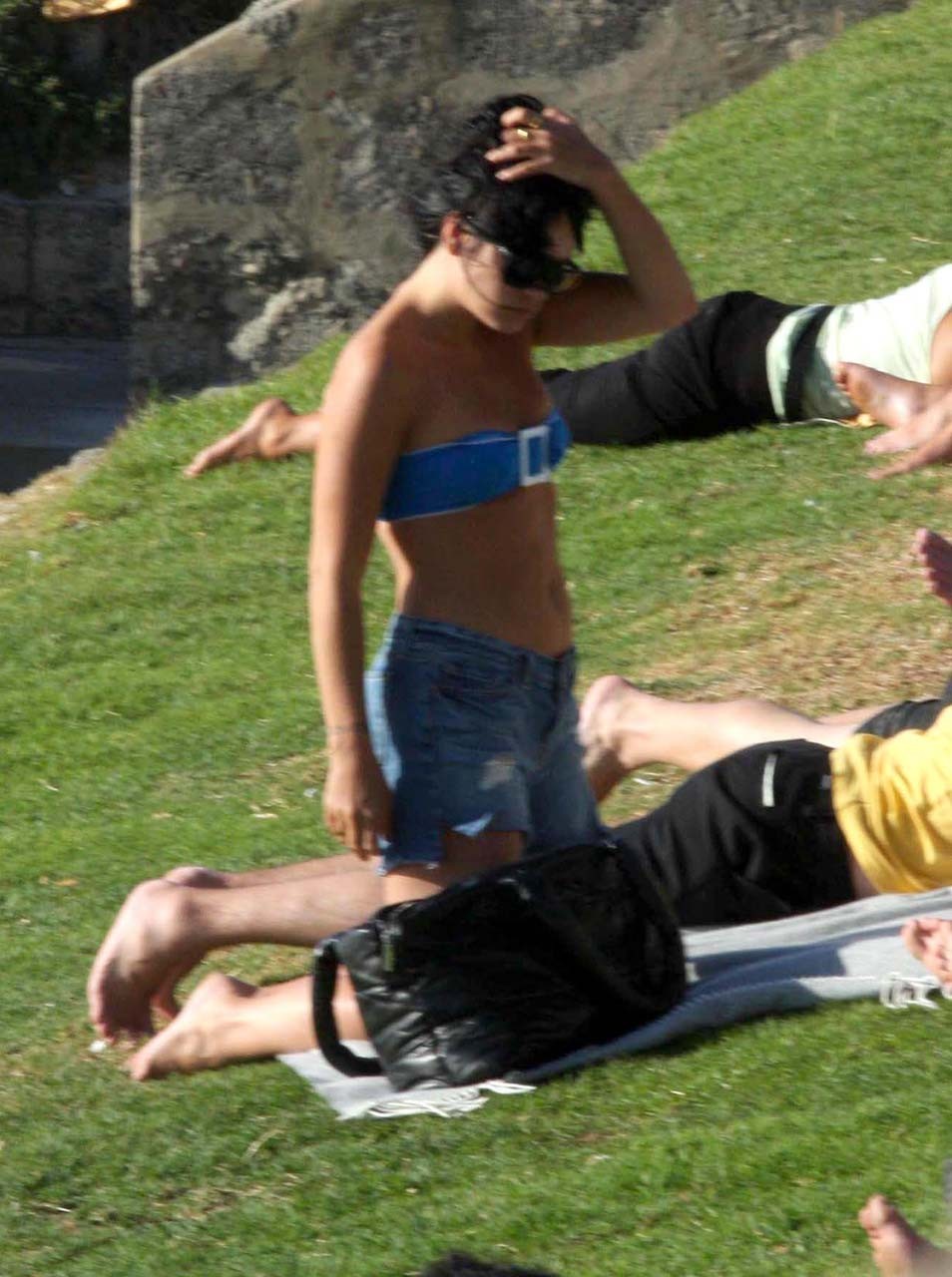 Lily Allen Nippel Slip und entblößt ihre schönen Brüste am Strand Paparazzi Bilder
 #75307160