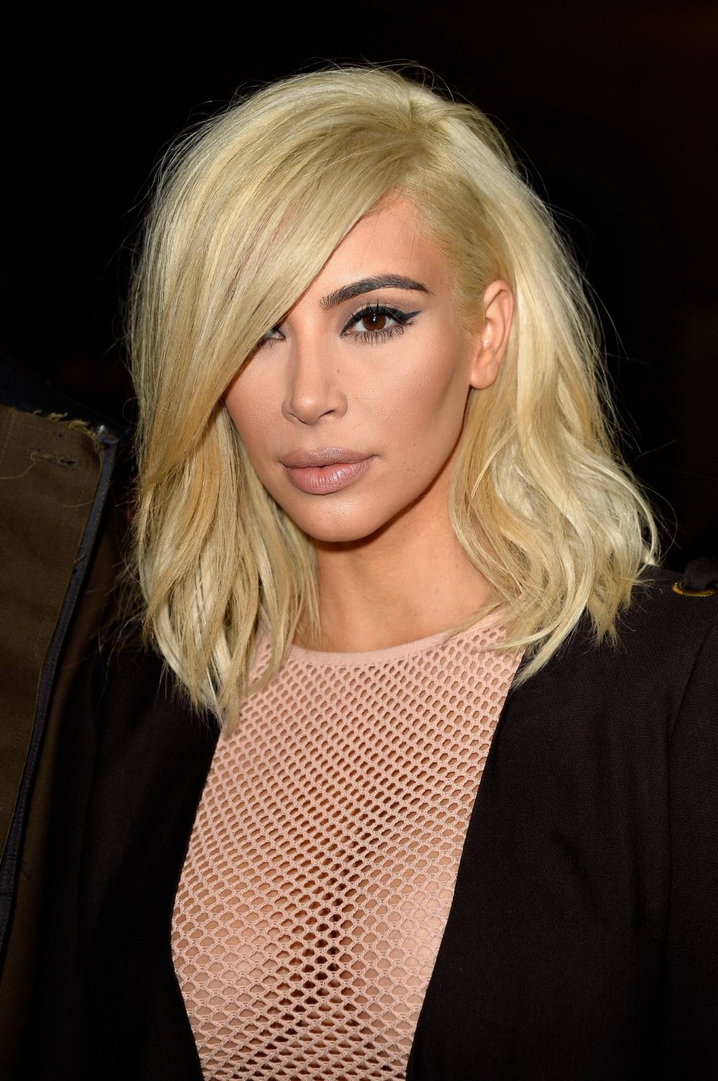 Kim kardashian muestra sus enormes tetas braless con un vestido de rejilla en el lanvin
 #75170733