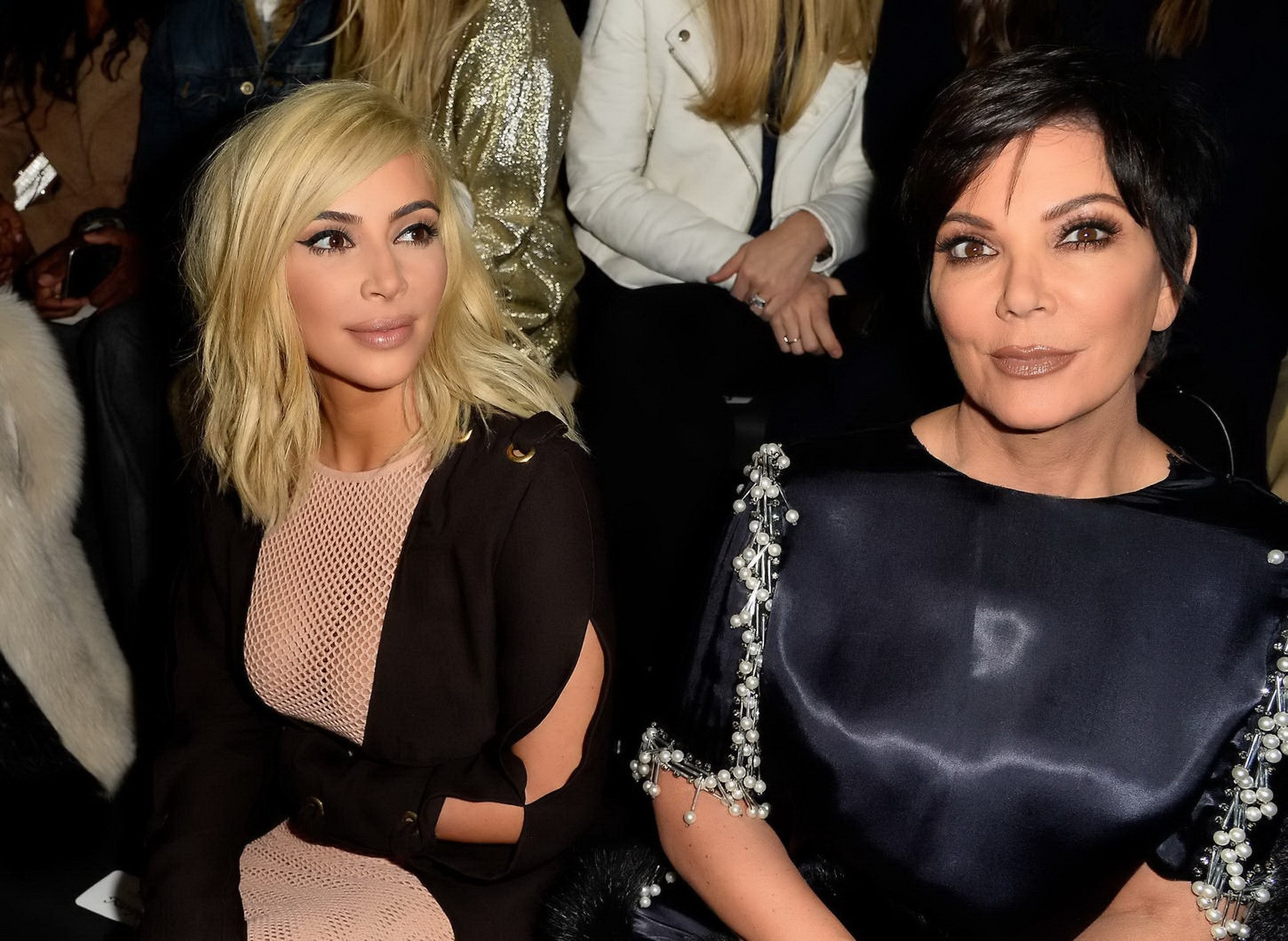 Kim Kardashian zeigt ihre riesigen Brüste braless in einem Fischnetz-Kleid auf der Lanvin
 #75170757