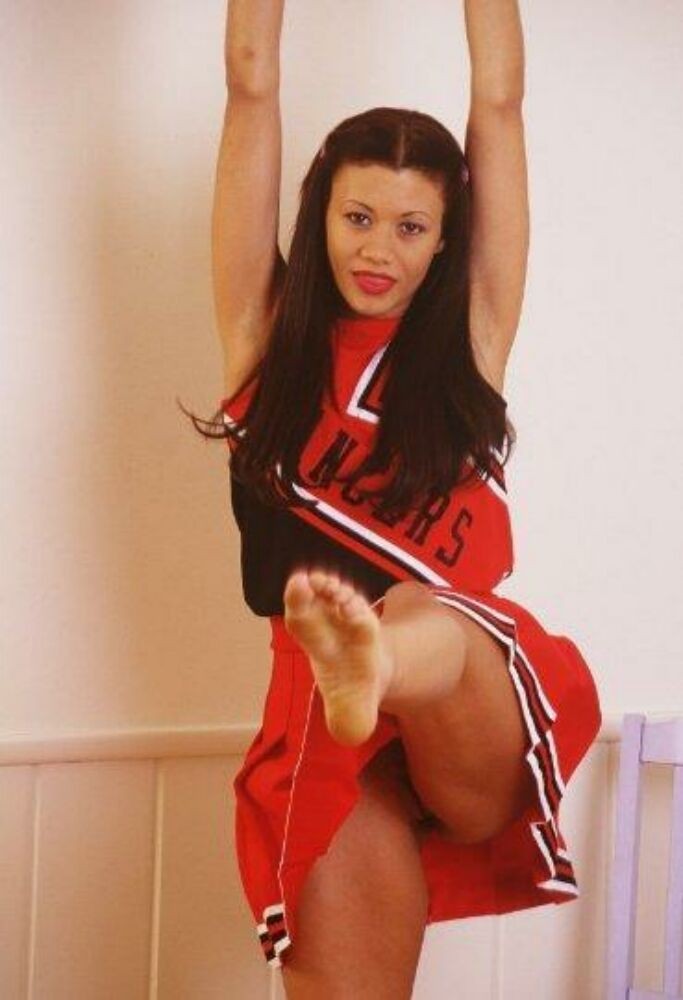 Teenie cheerleader gfs posando y follando
 #75465942