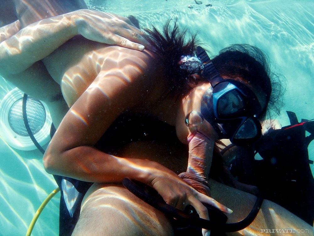 Underwater blowjob and fucking with this horny Asian Priva #68747694