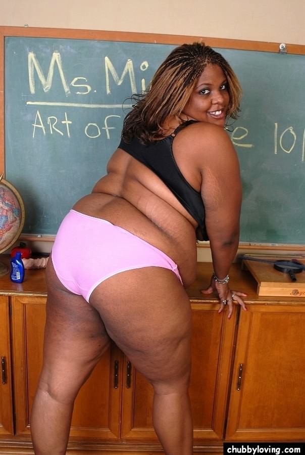 Busty ebony fatty Miss Minxxx playing a dildo in classroom #71736573