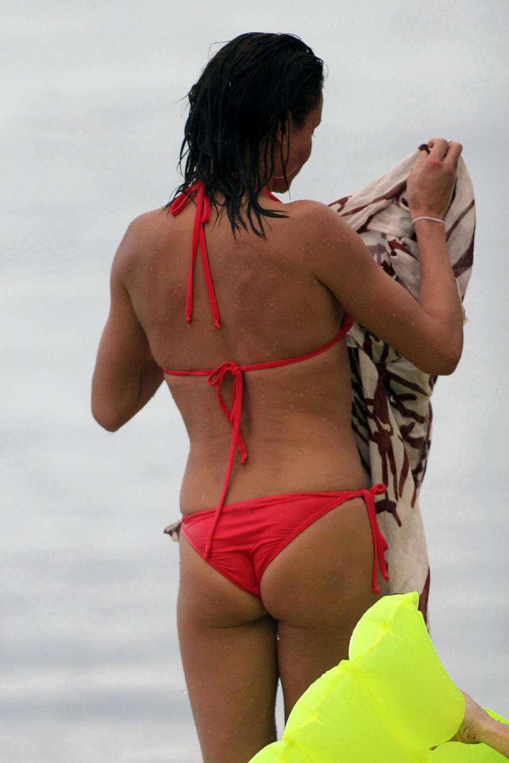 Cameron Diaz showing sexy ass in thong and enjoying on beach in topless #75365873