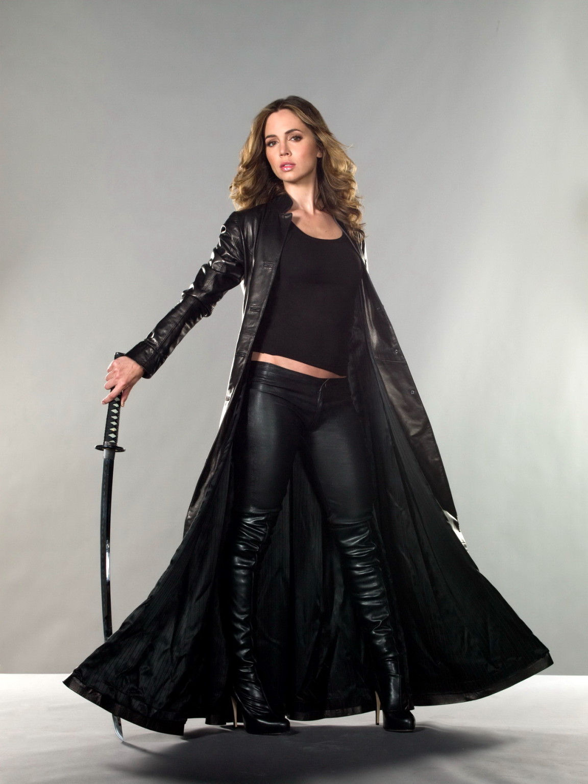 Eliza dushku guardando molto caldo nella stagione 2 dollhouse poster promoshoot
 #79486679