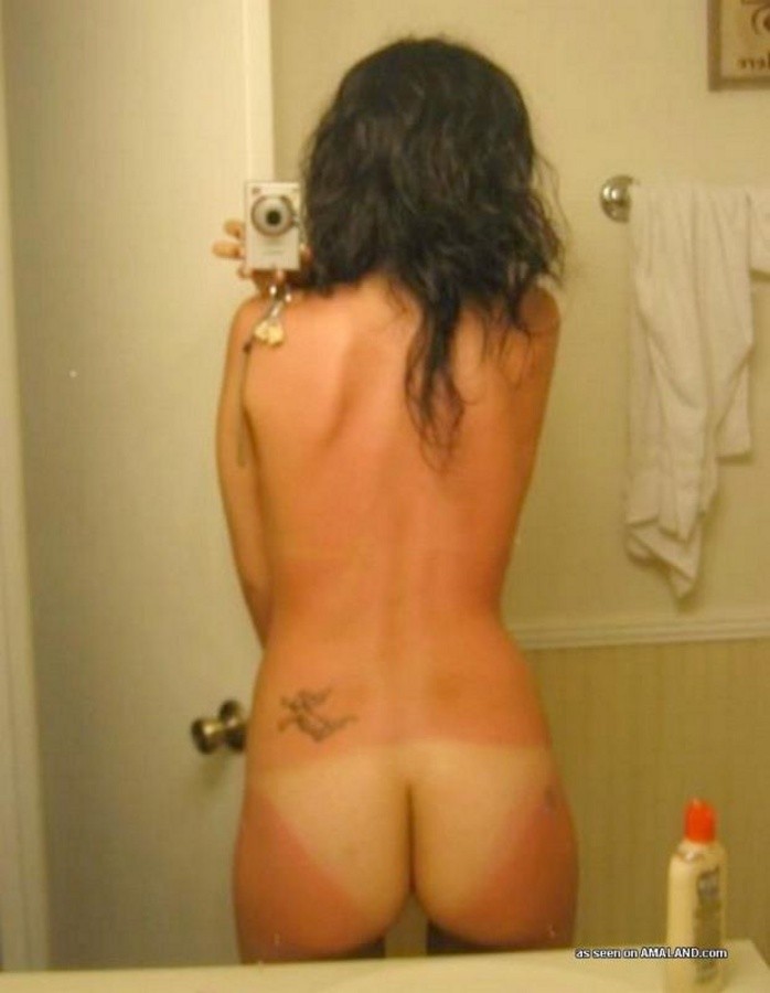 Nette Zusammenstellung einer Amateur-Cutie, die nackt posiert
 #67234811