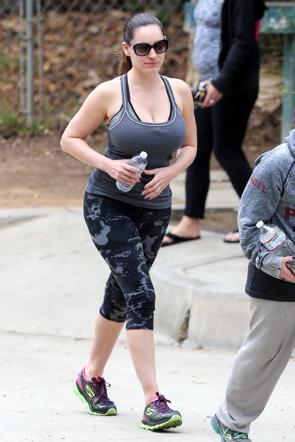 Kelly brook portant une tenue de sport moulante à Hollywood
 #75166138