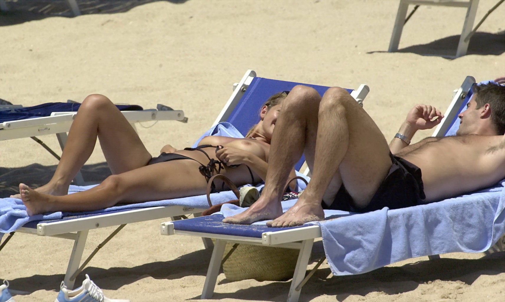 Louise redknapp montre ses gros seins nus à la plage de St Barthélémy.
 #75174341