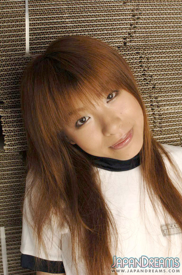 Hitomi odagiri teenager giapponese in una tshirt
 #69830662