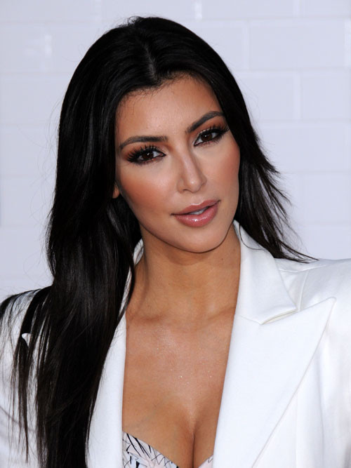 Kim Kardashian che mostra le sue mutandine upskirt foto paparazzi e posa in biki
 #75393777