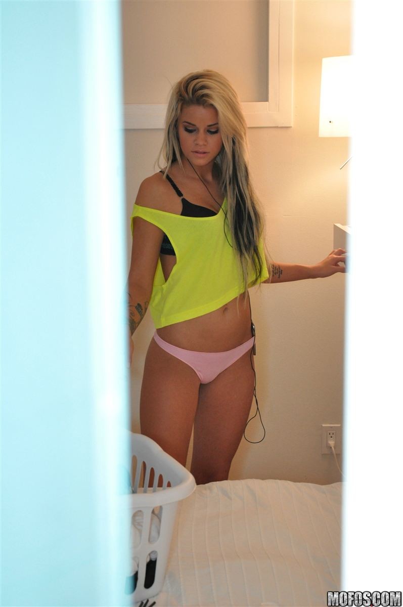 Jessa rhodes se deja espiar y follar en un top amarillo
 #73574915