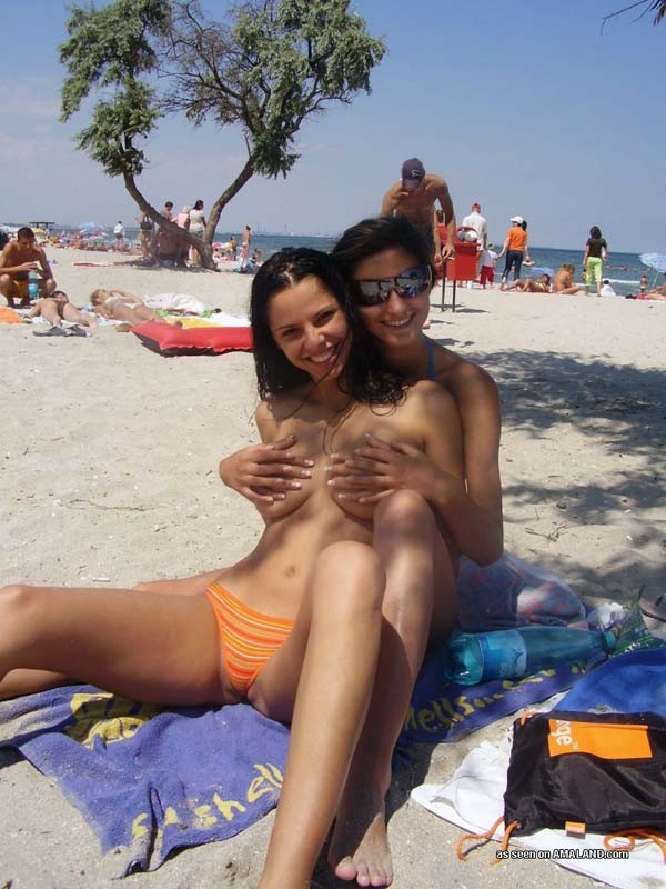 Fotos von einem schwergewichtigen Babe am Strand
 #73055579
