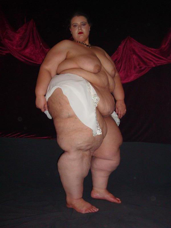 Very fat young babe posing nude #71744627
