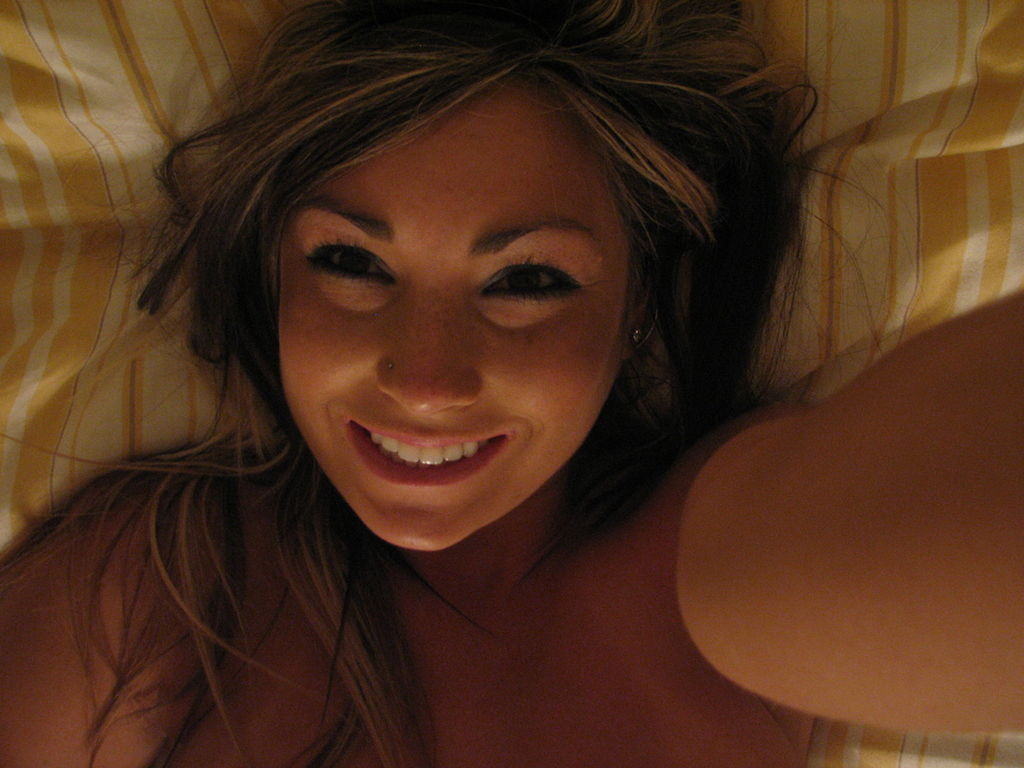 Hermosa novia adolescente
 #67156867