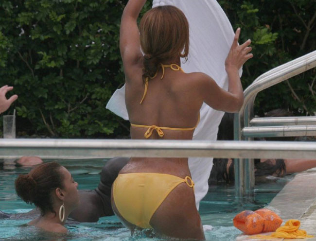 Beyonce knowles muestra el culo sexy y algunas fotos de la falda
 #75420068
