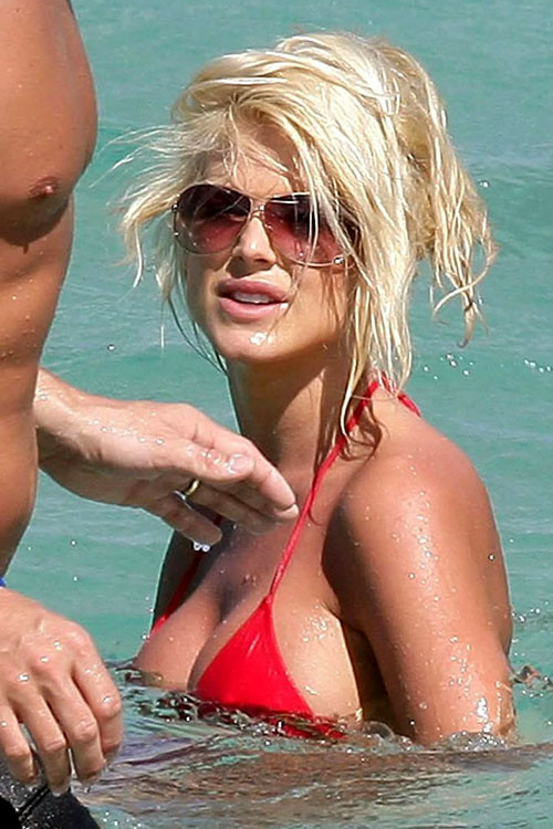 Victoria Silvstedt showing her nice shaved pussy #75405069