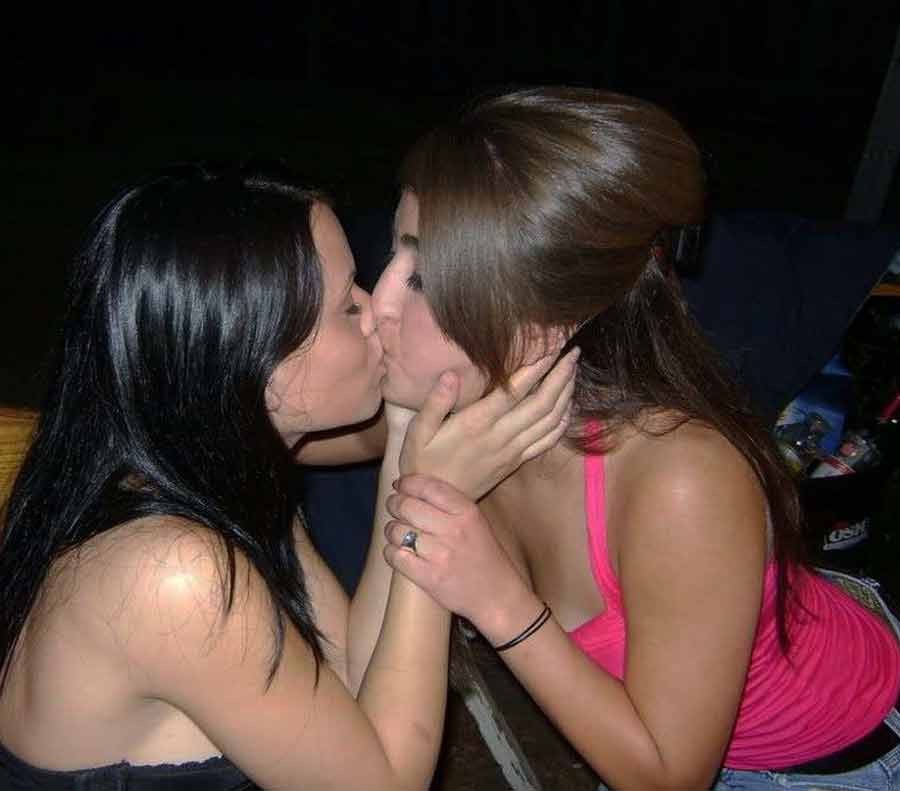Selezione di immagini di lesbiche amatoriali arrapate hardcore 
 #68344245
