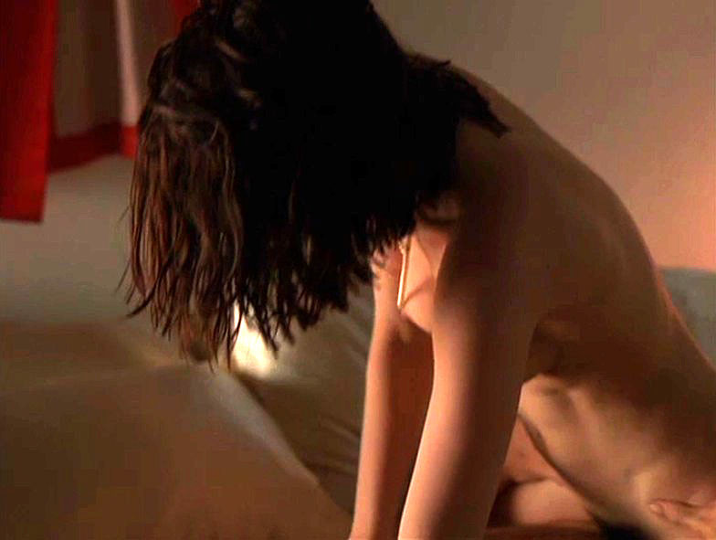 Madchen amick montrant ses beaux gros seins dans des photos de films nus
 #75400612