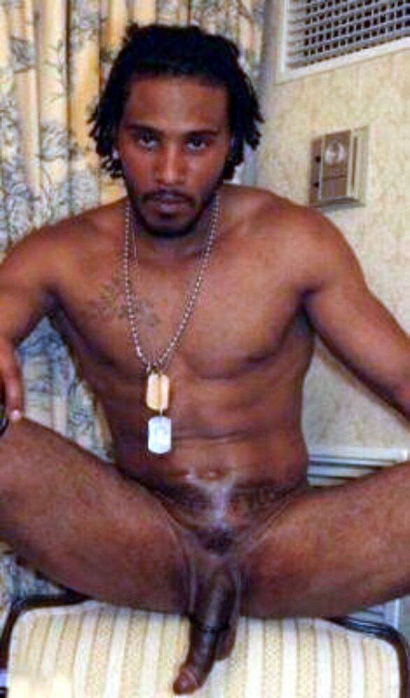 Galería de fotos de gays negros posando y follando 2
 #76933229