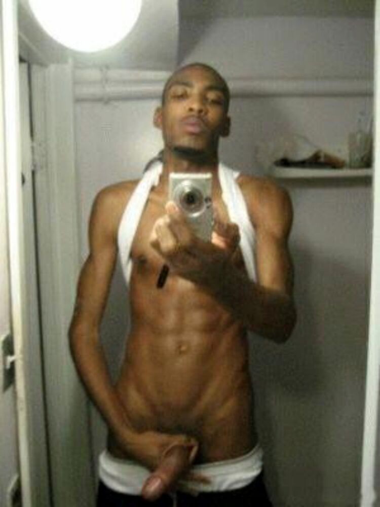 Galería de fotos de gays negros posando y follando 2
 #76933238