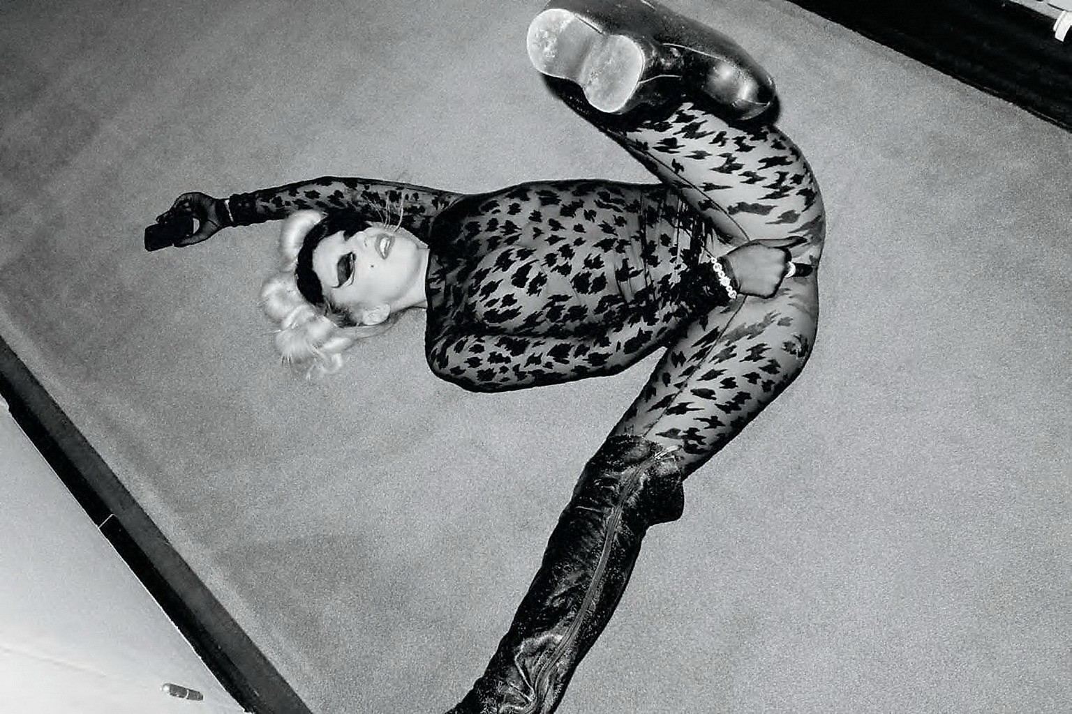 Lady gaga montre ses seins dans un photoshoot tordu de Terry Richardson
 #75278154