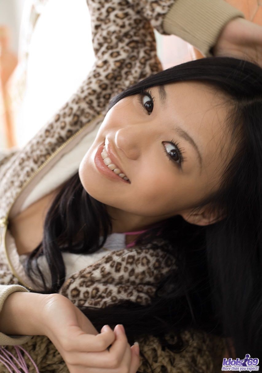 La sexy estrella porno Aino Kishi de cerca y en persona
 #69860268