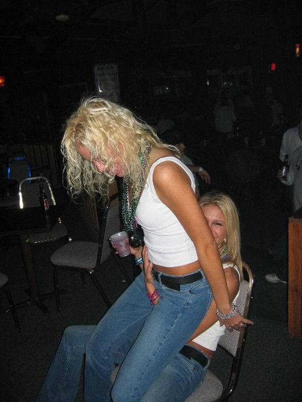 Flashing teen Melissa and friend in public bar