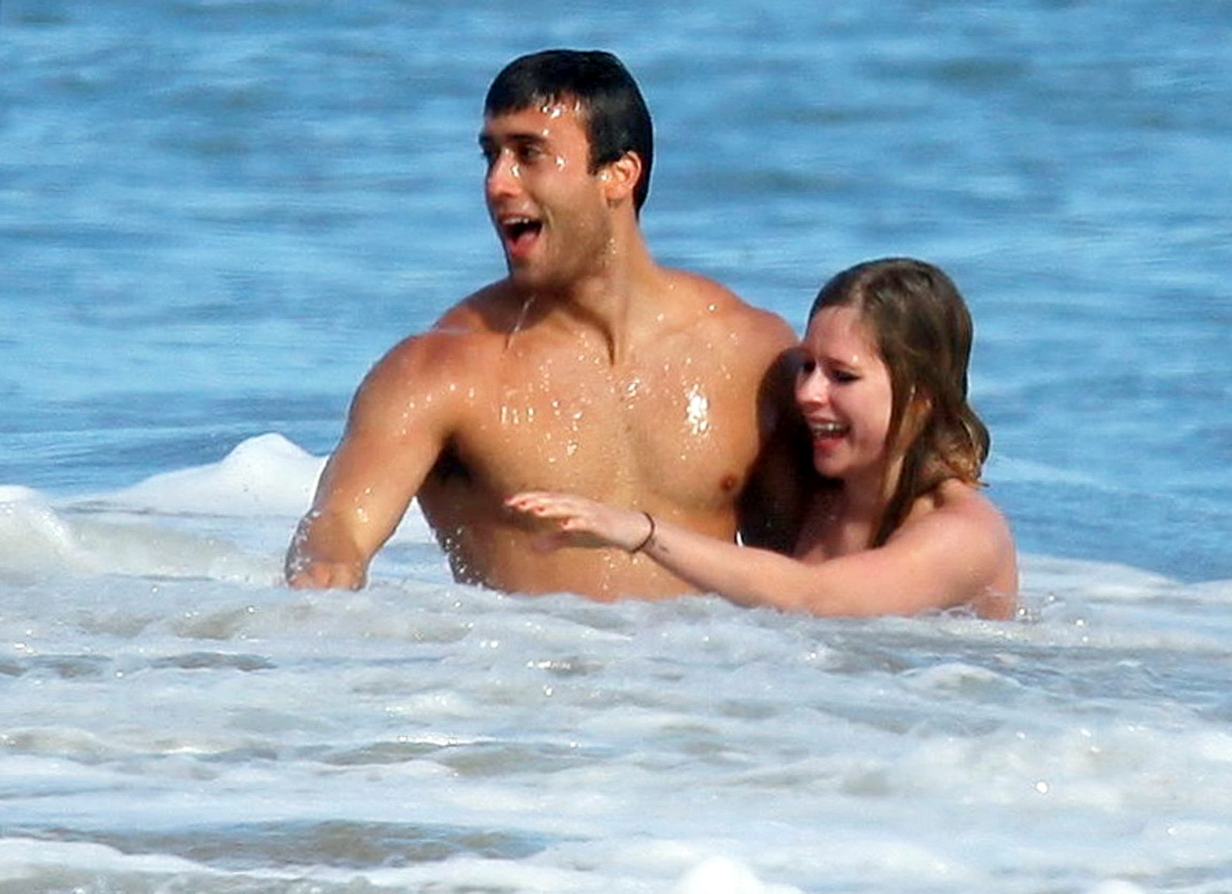 Avril lavigne bikini nip slip am strand in malibu
 #75338395