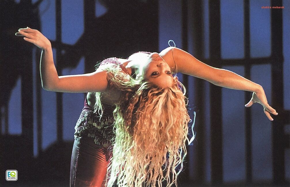 Shakira, sensation latine, en bikini avec string et vue de l'intérieur
 #70442715