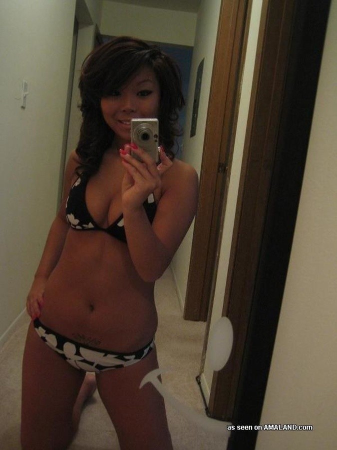 Zusammenstellung wunderschöner asiatischer Freundinnen in Selfie-Bildern
 #67623651