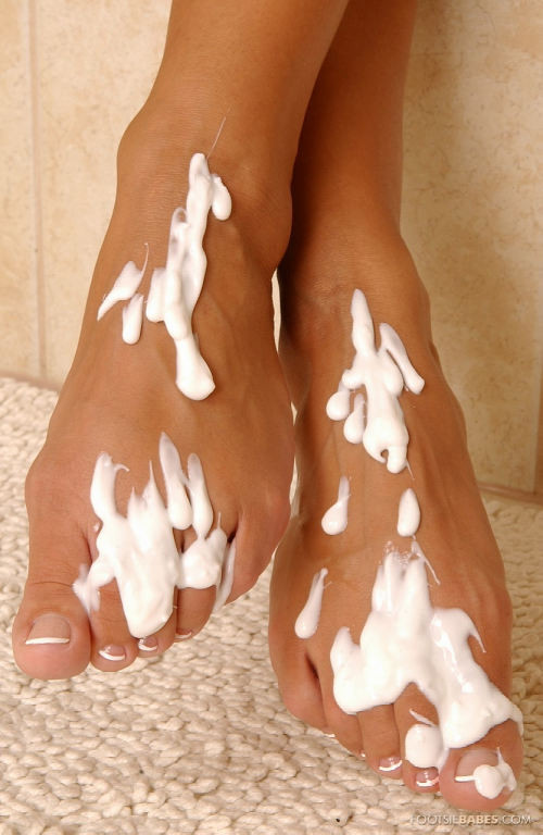 Pocahontas rubs lotion all over her perfect feet #76646442