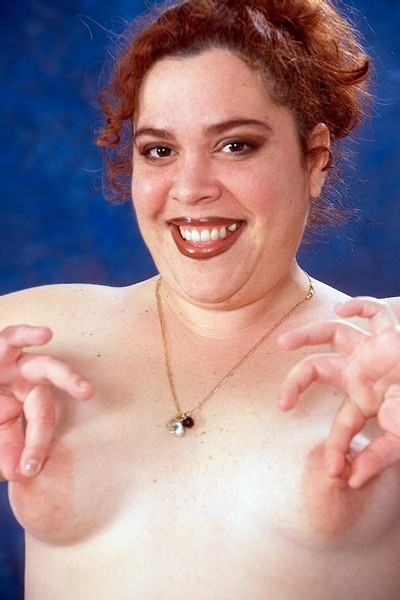 赤いネグリジェを着ているbbw
 #75580165