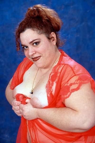 赤いネグリジェを着ているbbw
 #75580217