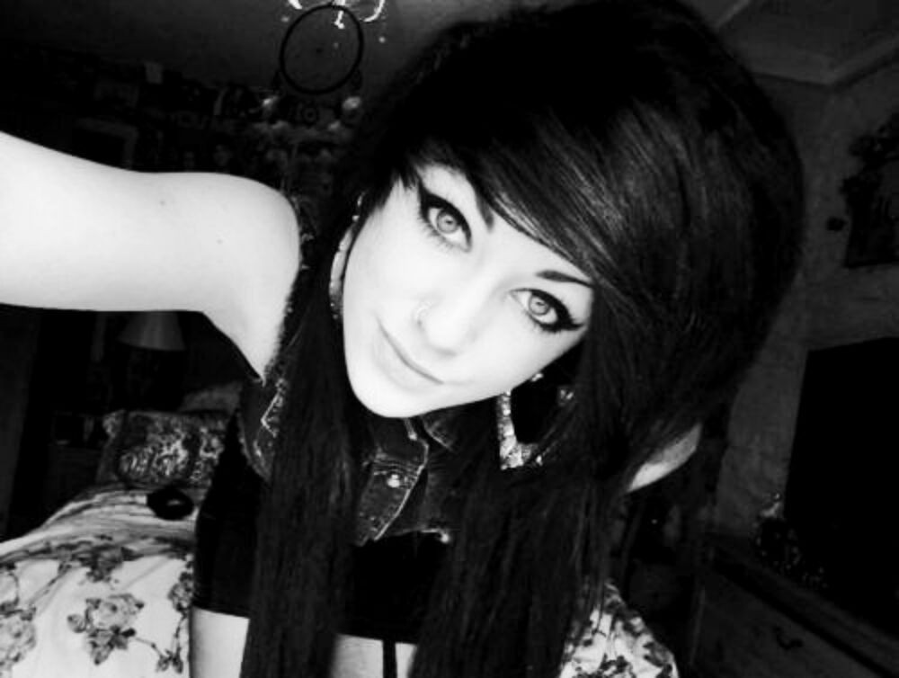 Emo gfs posing and self-shot gallery 8
 #68005384