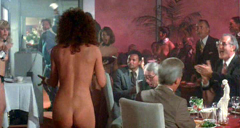 Moriah Shannon montrant ses gros seins dans un film de nudité.
 #75388627