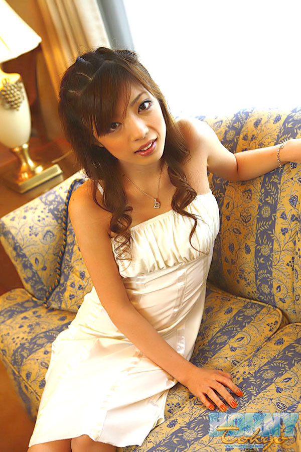 Japanisch av idol yume imano im sexy weißen Kleid
 #69795509