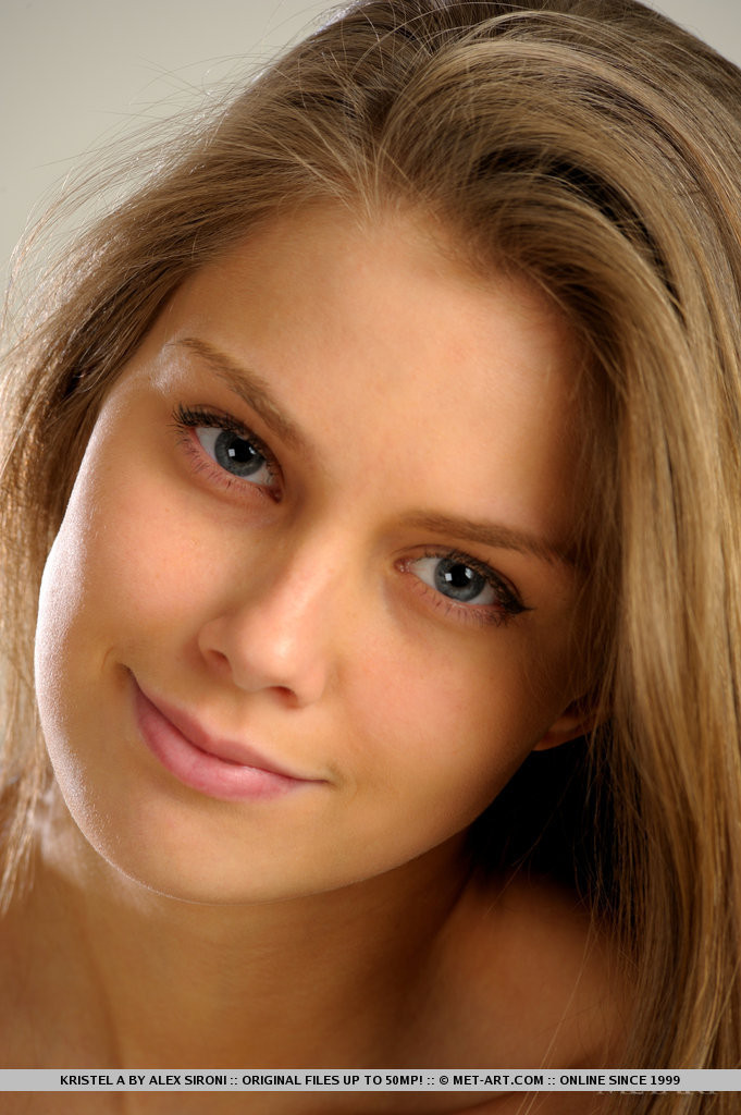 Süßes Amateur-Babe
 #68199138