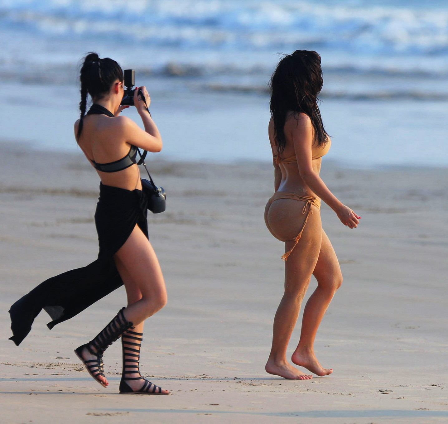 Kim Kardashian Shows Off Her Round Bikini Ass At The Beach