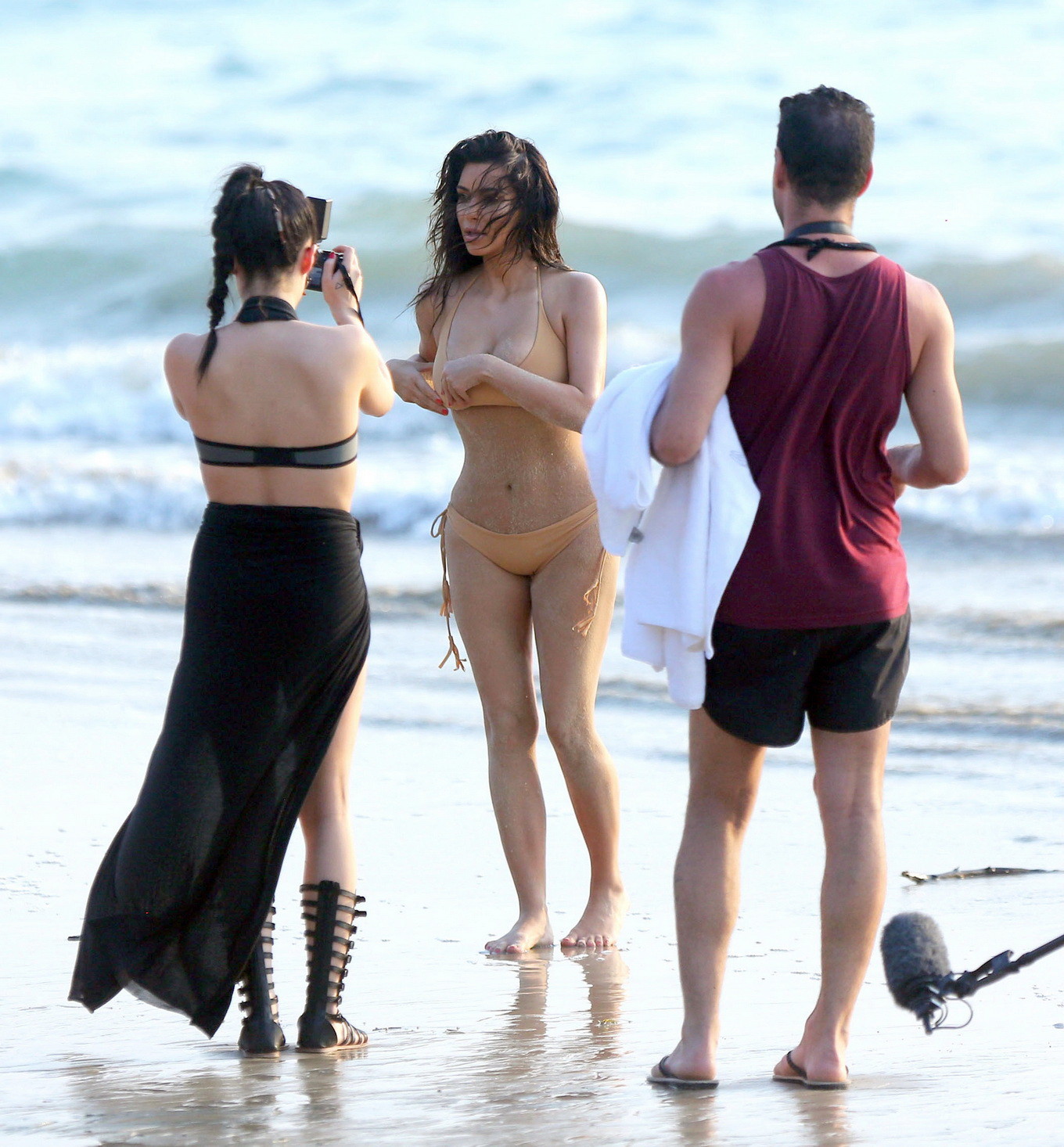 Kim Kardashian shows off her round bikini ass at the beach #75199742