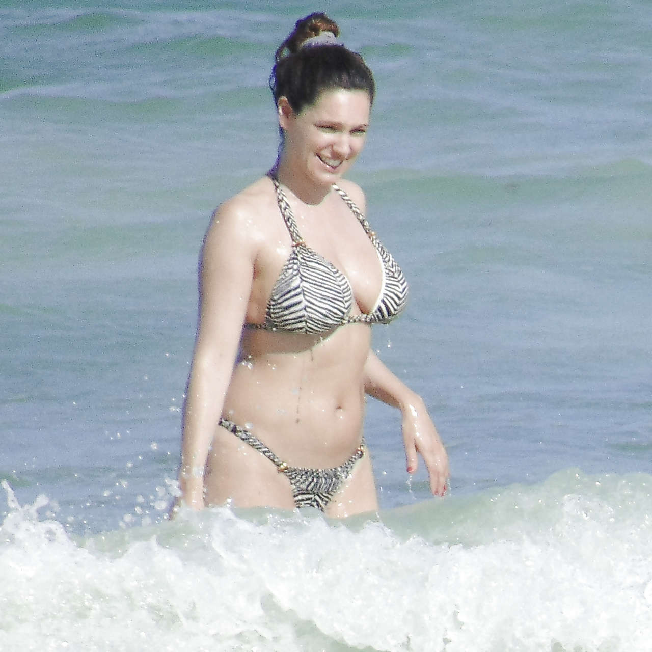 Kelly Brook exposing big boobs and big ass in bikini #75227353