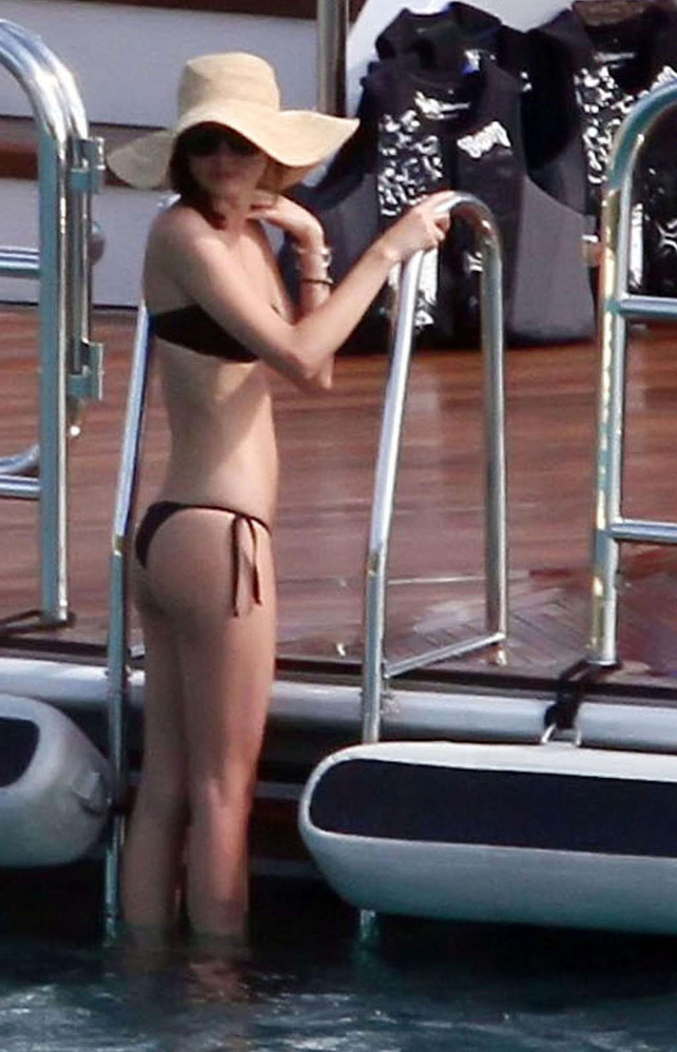 Miranda Kerr posing and showing sexy body and hot ass in bikini #75363712