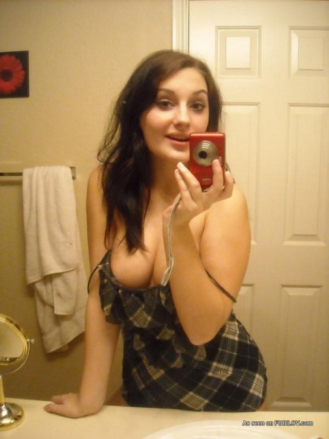 Galerie eines sexy Amateur-Babes, das ihre schönen Brüste zeigt
 #67629072