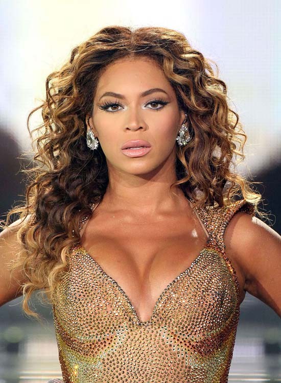 Beyonce Knowles zeigt ihr sexy Dekolleté Kleid
 #75377625