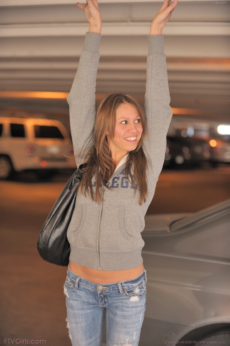Babe with some perfect round titties #78914553