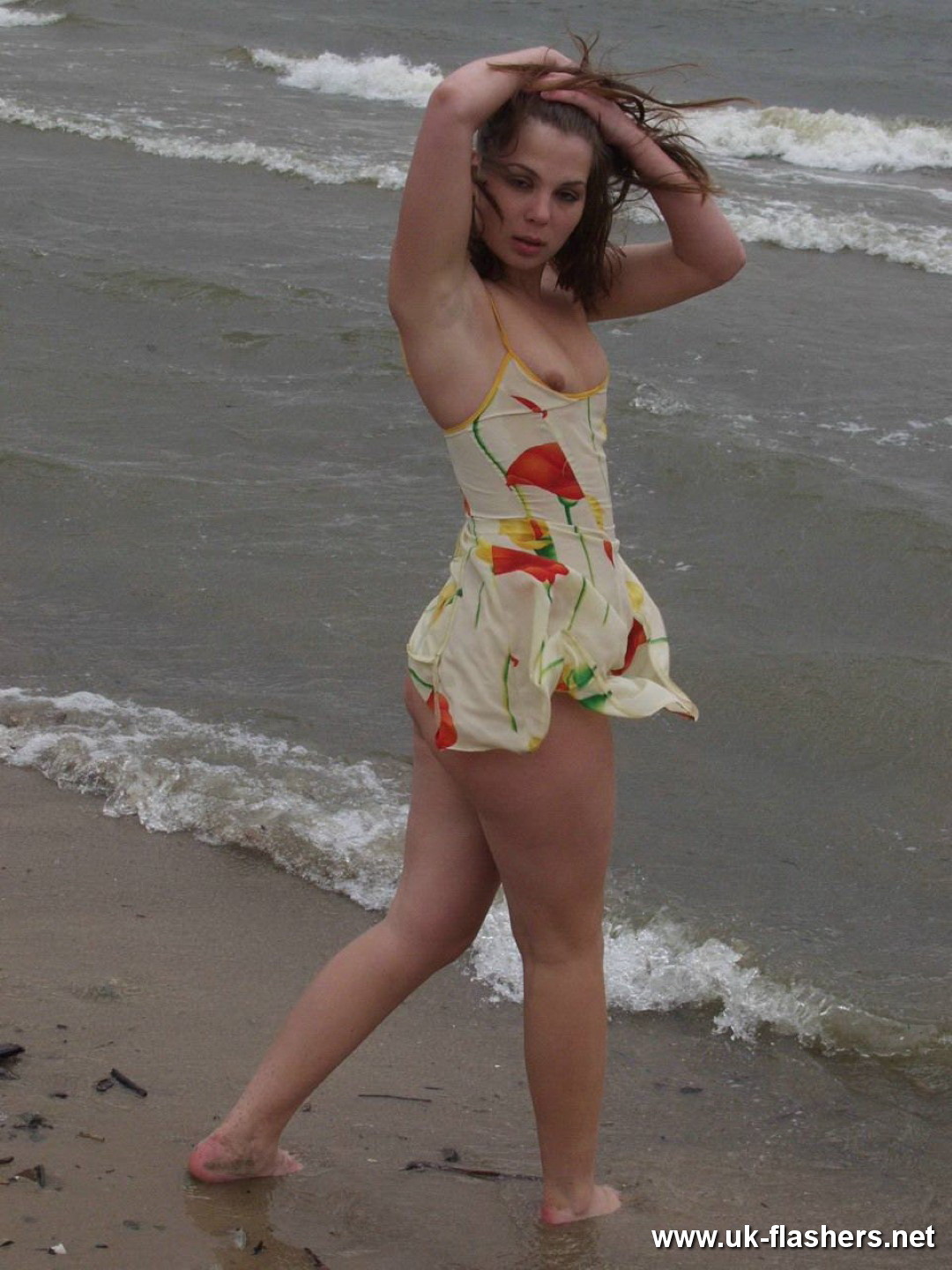 Amateur exhibitionist Clara has a day out at the beach #67335352