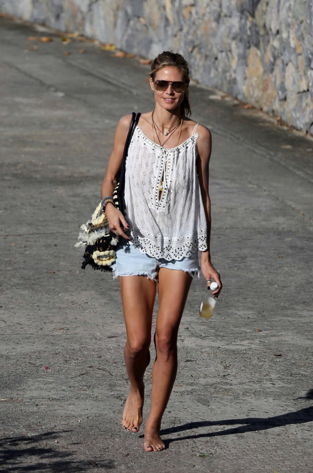 Heidi klum pillada en topless con un tanga blanco durante unas vacaciones en stbarts
 #75177420