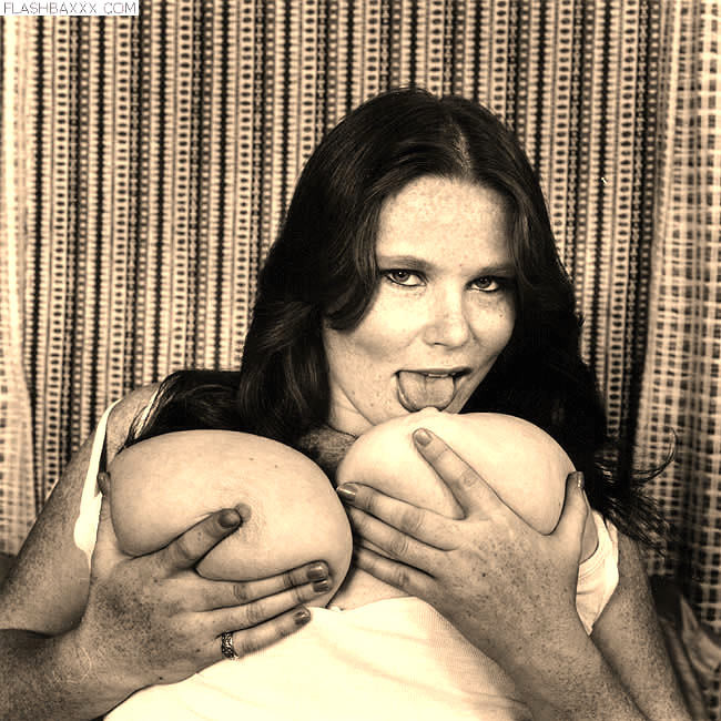 1969年夏に撮影された巨乳と毛深いビーバー・ベイビーたち
 #74006030