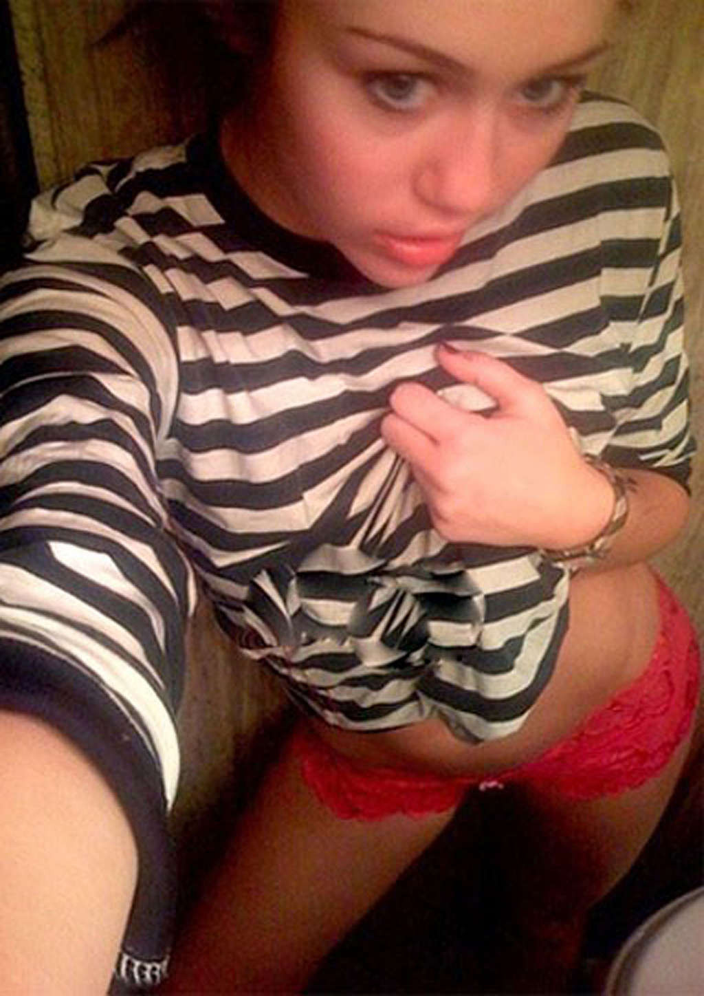 Miley Cyrus exposing sexy her sexy body and nice tits on private photos #75324800